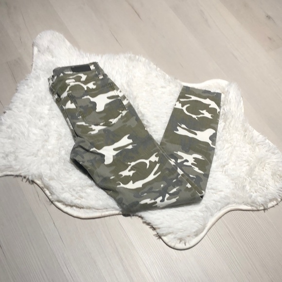 Etienne Marcel Denim - Picture 3 of 8